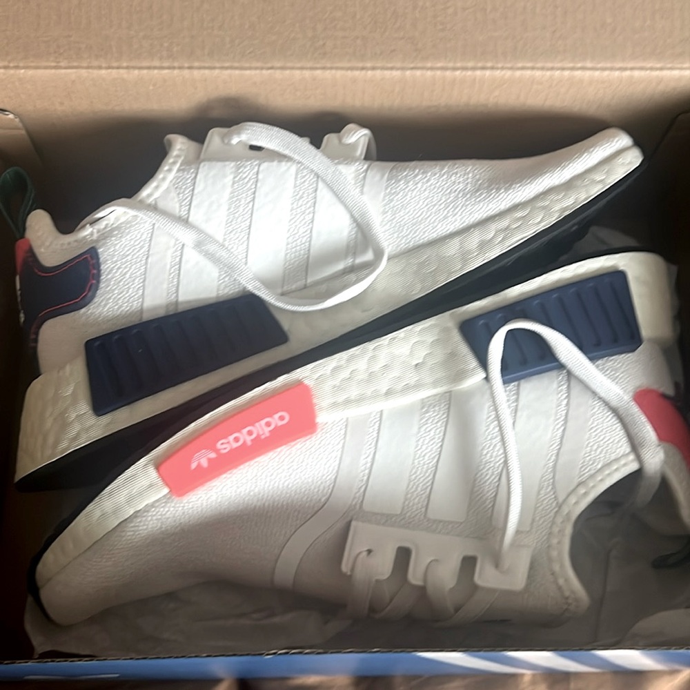 Adidas NMD_R1 shoes